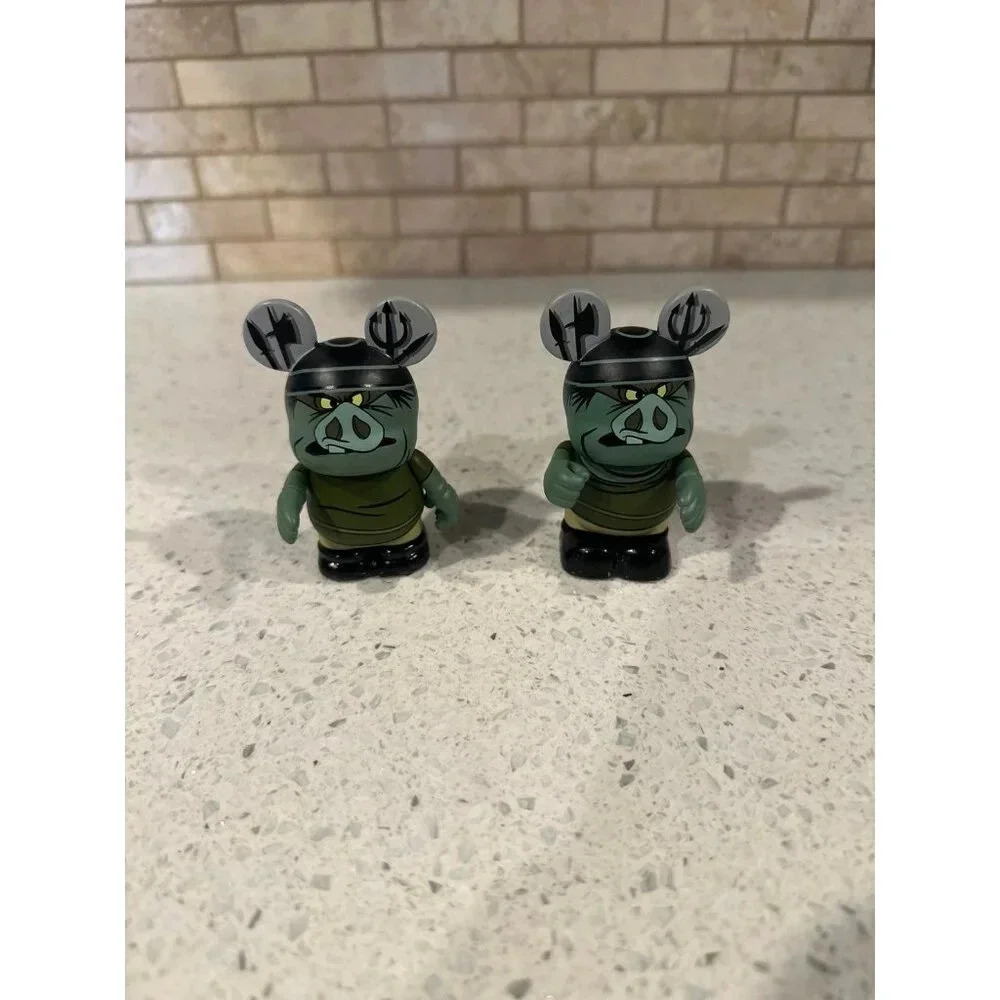 DISNEY Vinylmation Park 3" Sleeping Beauty Set 1 Goon Pig Vinyl set #32